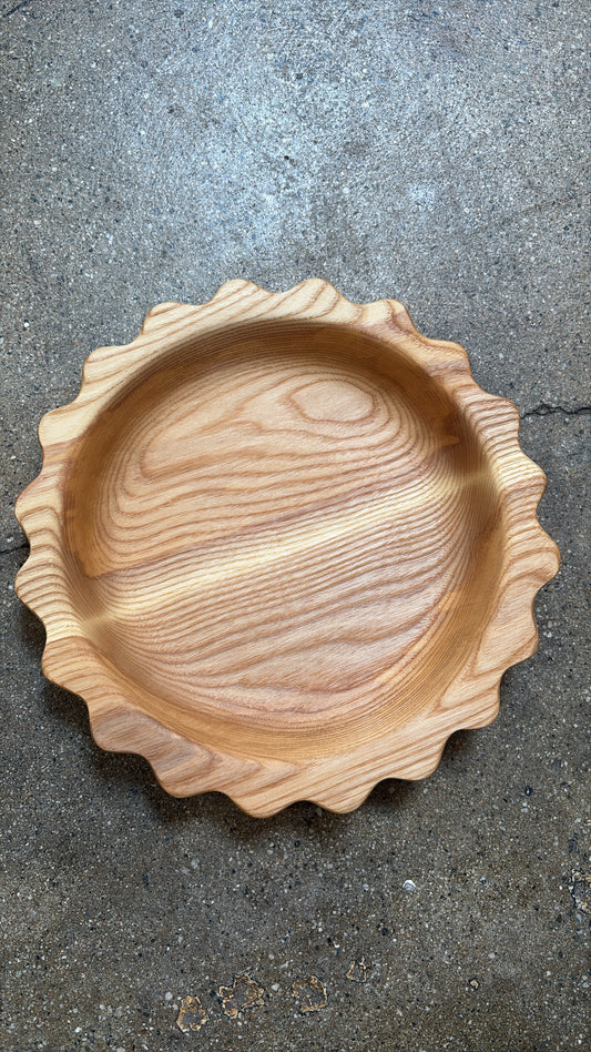 Scalloped Serving bowl